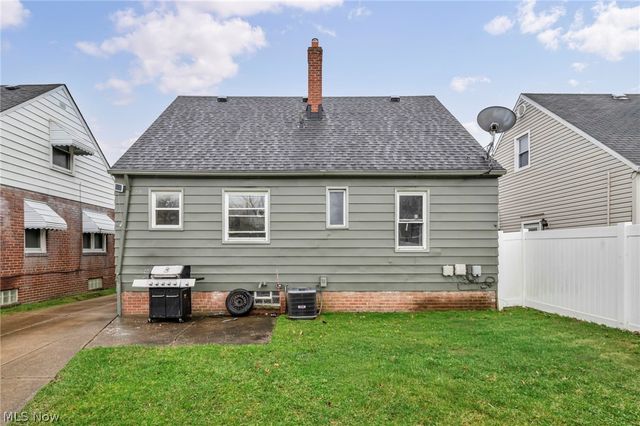 9410 Beech Avenue, Brooklyn, OH 44144