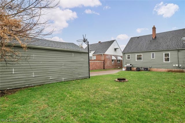 9410 Beech Avenue, Brooklyn, OH 44144