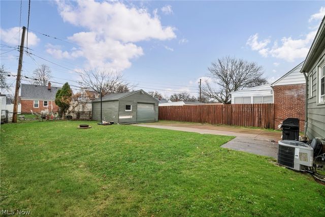 9410 Beech Avenue, Brooklyn, OH 44144