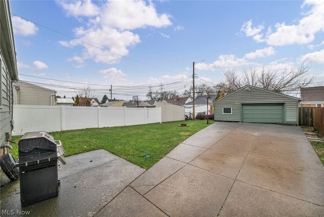 9410 Beech Avenue, Brooklyn, OH 44144