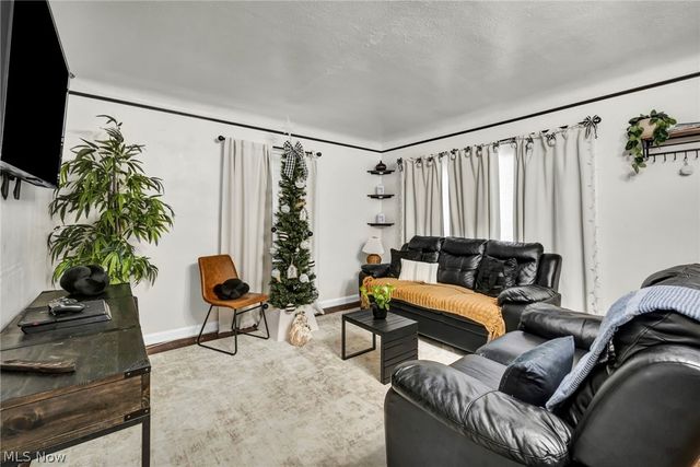 9410 Beech Avenue, Brooklyn, OH 44144