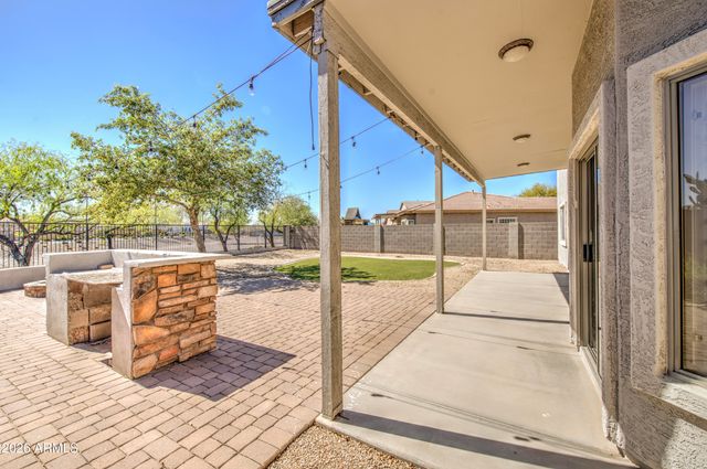5521 W Pecan Road, Laveen, AZ 85339