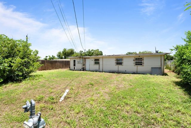 925 Hazel Dr, Corpus Christi, TX 78412