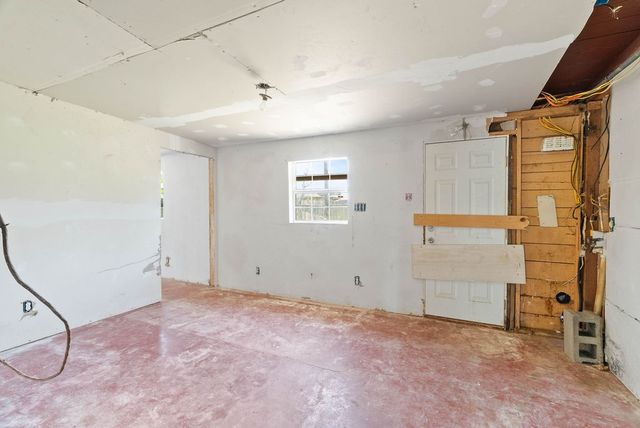 925 Hazel Dr, Corpus Christi, TX 78412