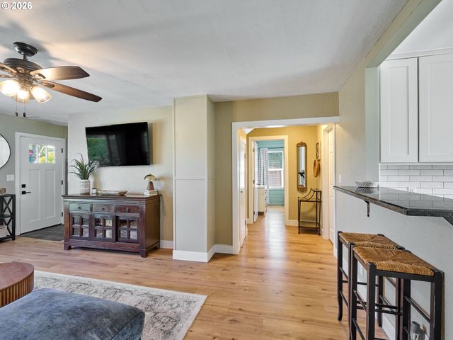 645 Nw 5TH Ave, Canby, OR 97013