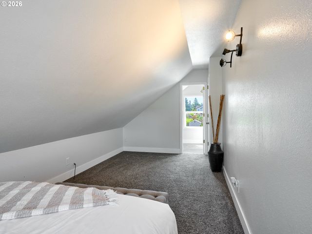 645 Nw 5TH Ave, Canby, OR 97013