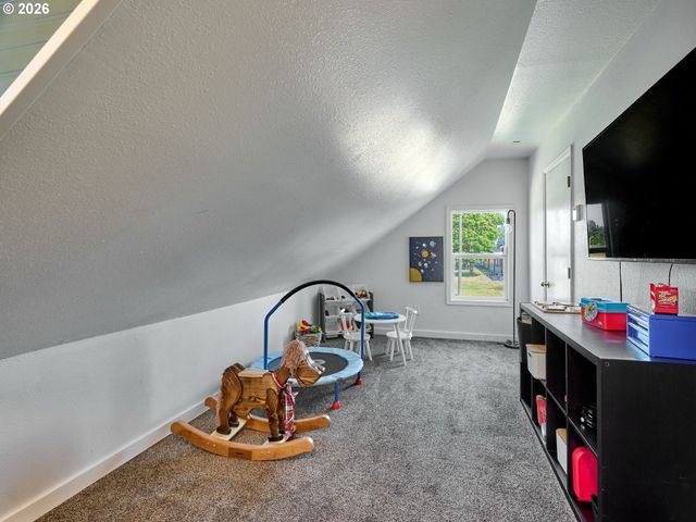 645 Nw 5TH Ave, Canby, OR 97013