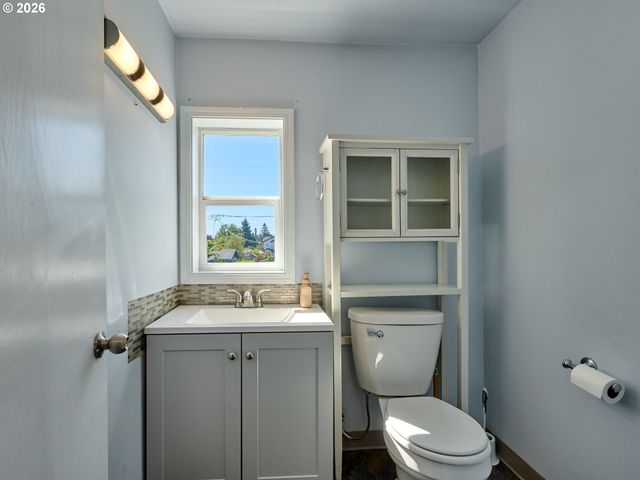 645 Nw 5TH Ave, Canby, OR 97013