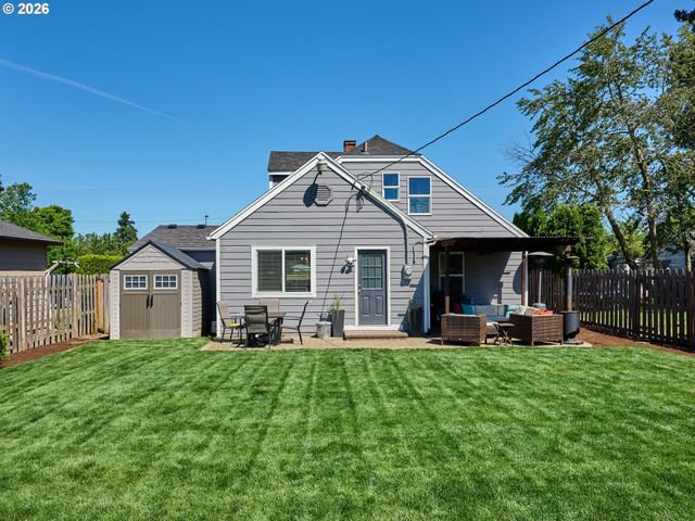 645 Nw 5TH Ave, Canby, OR 97013