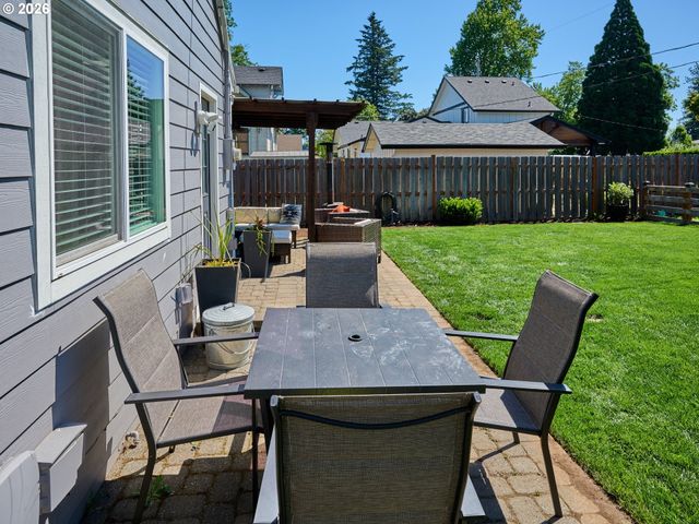 645 Nw 5TH Ave, Canby, OR 97013