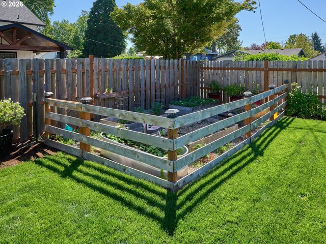 645 Nw 5TH Ave, Canby, OR 97013