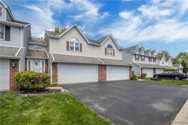 16 North Hill Drive, West Seneca, NY 14224