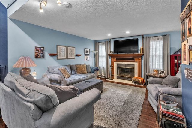 16 North Hill Drive, West Seneca, NY 14224