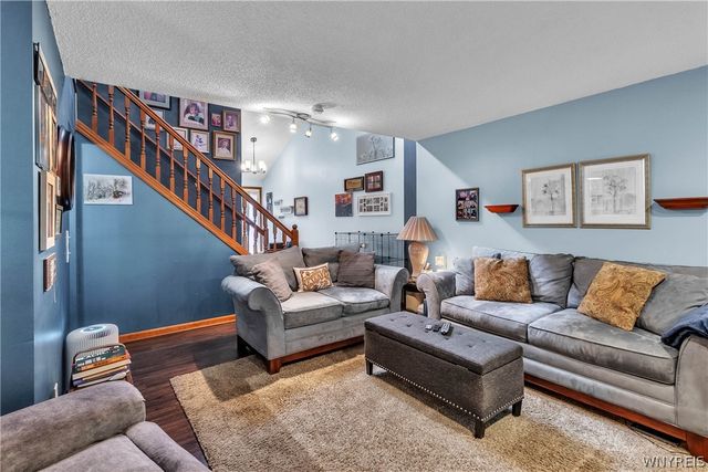 16 North Hill Drive, West Seneca, NY 14224