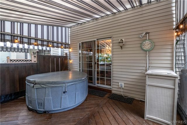 16 North Hill Drive, West Seneca, NY 14224