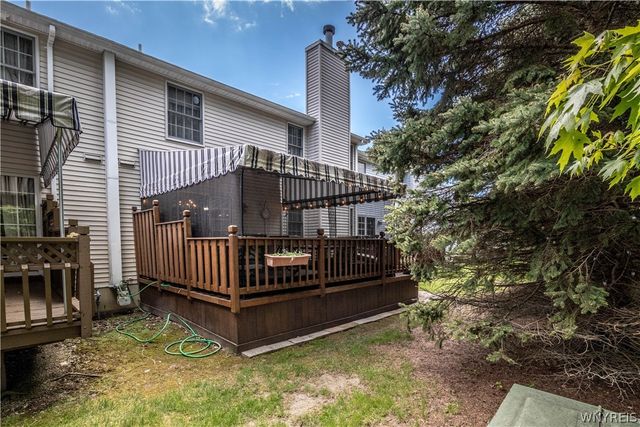 16 North Hill Drive, West Seneca, NY 14224