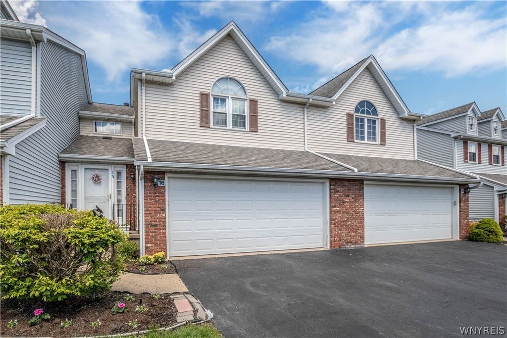 16 North Hill Drive, West Seneca, NY 14224