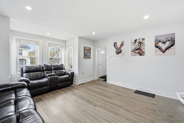 7 Cherry Street, Southborough, MA 01745