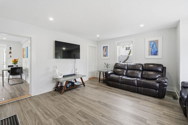 7 Cherry Street, Southborough, MA 01745