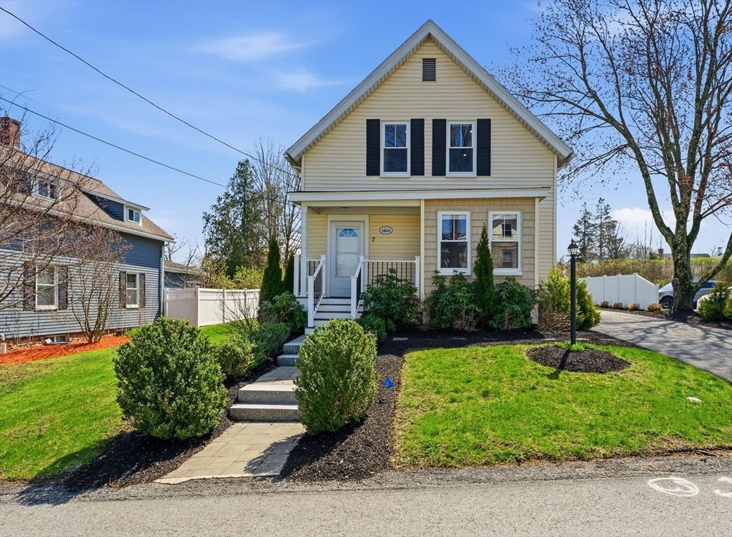 7 Cherry Street, Southborough, MA 01745