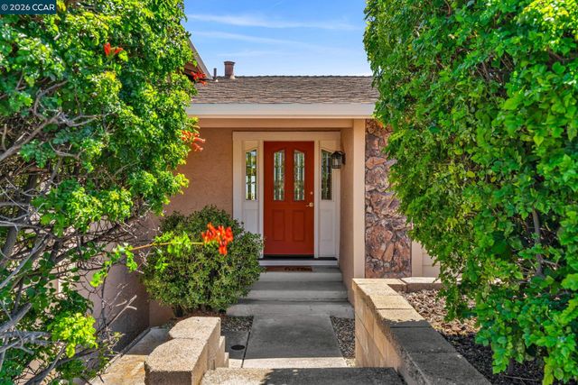 2240 Westwood Ln, Pittsburg, CA 94565