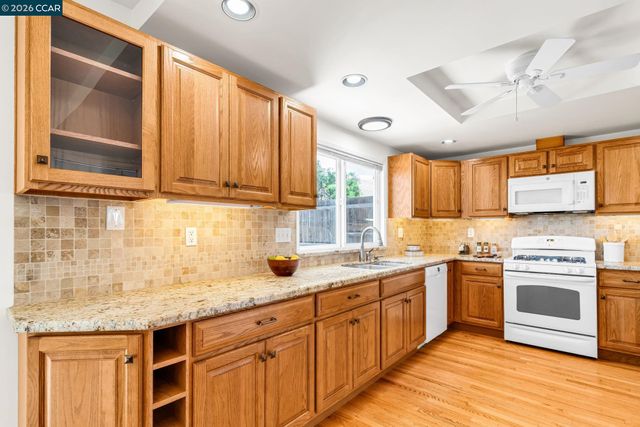 2240 Westwood Ln, Pittsburg, CA 94565