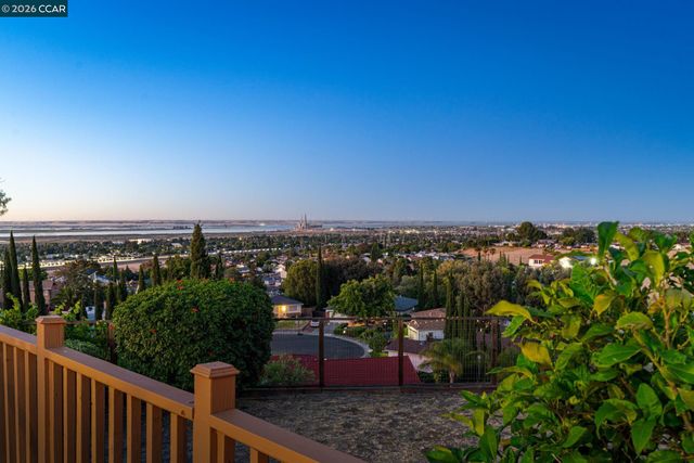2240 Westwood Ln, Pittsburg, CA 94565