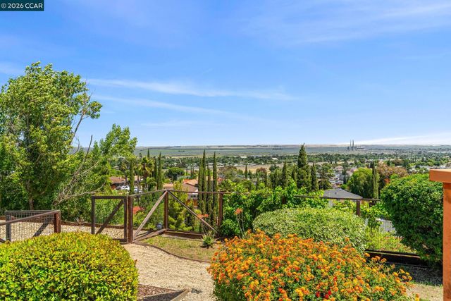 2240 Westwood Ln, Pittsburg, CA 94565