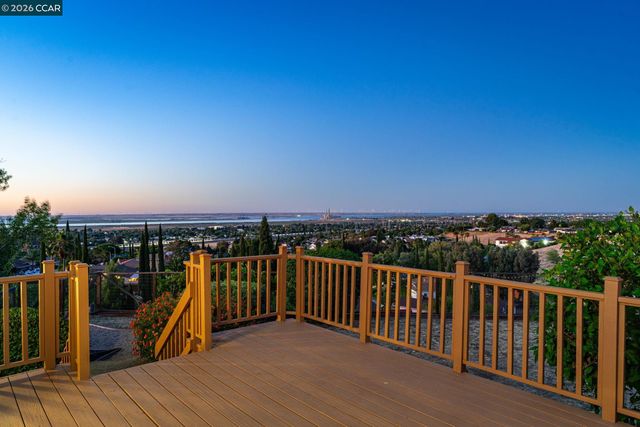 2240 Westwood Ln, Pittsburg, CA 94565