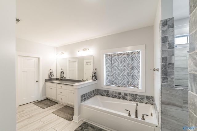 8230 Nantucket Circle, Owens Cross Roads, AL 35763