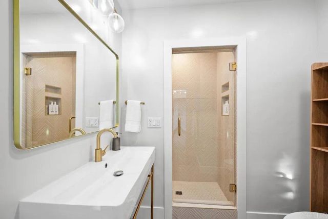 4404 Voltaire Street, San Diego, CA 92107