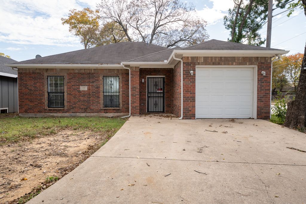 1302 Hendricks Avenue, Dallas, TX 75216