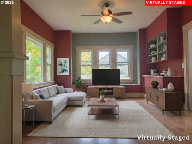 431 Sw 3RD Ave, Canby, OR 97013