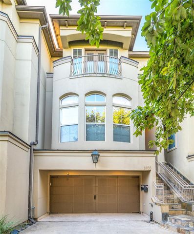 1655 Castle Ct, Houston, TX 77006