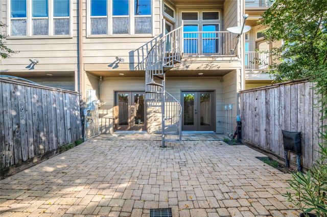 1655 Castle Ct, Houston, TX 77006