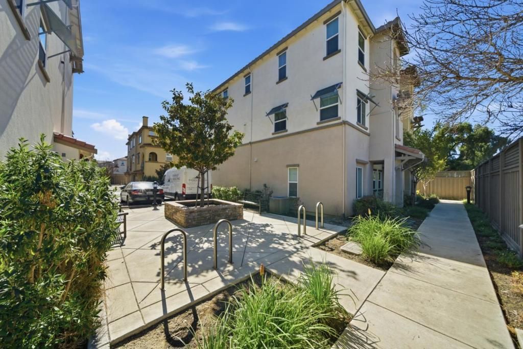 Image 1 of property listing at 4023 Clydesdale, Fremont, CA 94555