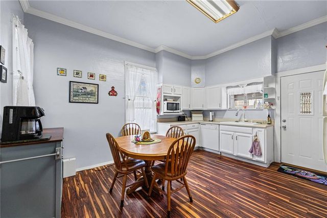 1434 6th Avenue, Leavenworth, KS 66048