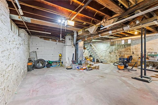 1434 6th Avenue, Leavenworth, KS 66048