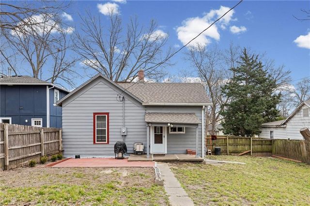 1434 6th Avenue, Leavenworth, KS 66048