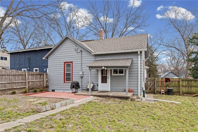 1434 6th Avenue, Leavenworth, KS 66048