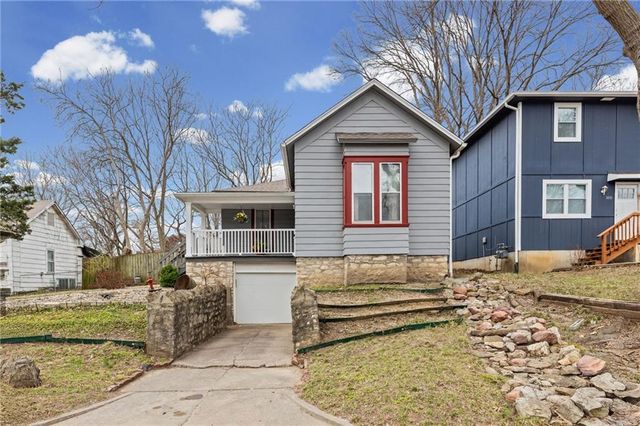 1434 6th Avenue, Leavenworth, KS 66048