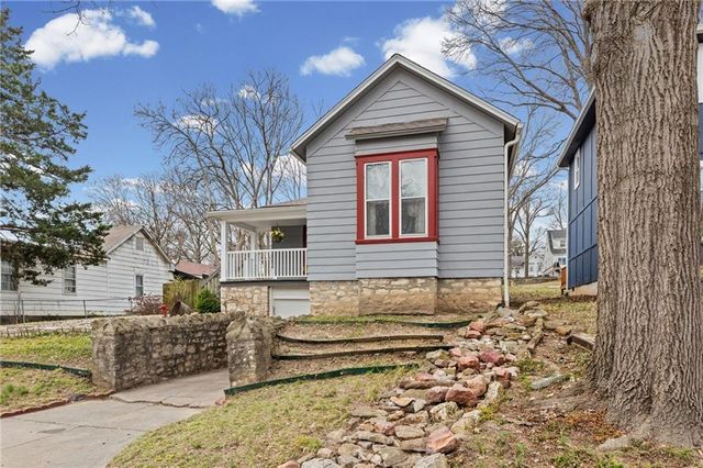 1434 6th Avenue, Leavenworth, KS 66048