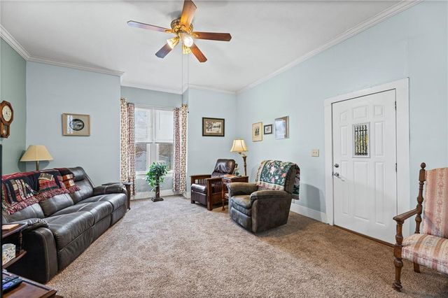 1434 6th Avenue, Leavenworth, KS 66048