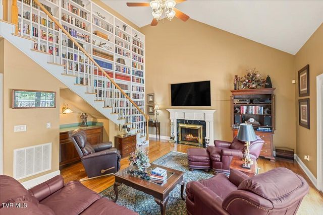 106 Sterling Springs Drive, Johnson City, TN 37604