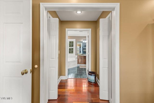 106 Sterling Springs Drive, Johnson City, TN 37604