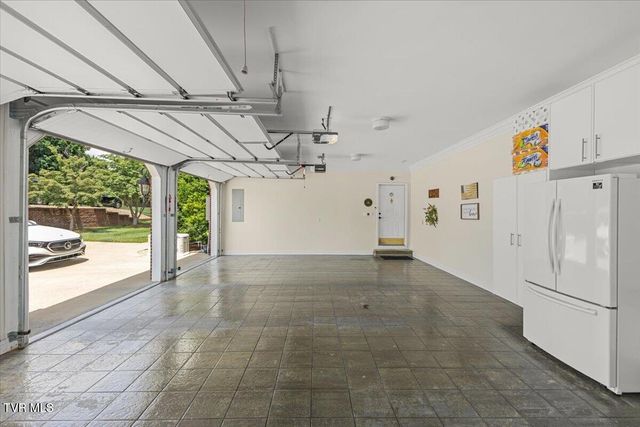 106 Sterling Springs Drive, Johnson City, TN 37604