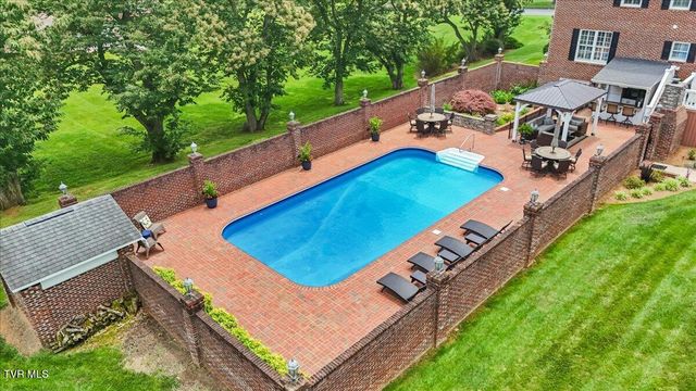 106 Sterling Springs Drive, Johnson City, TN 37604