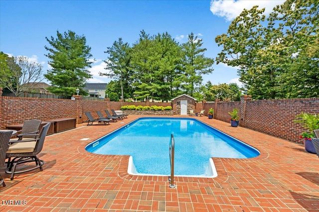 106 Sterling Springs Drive, Johnson City, TN 37604