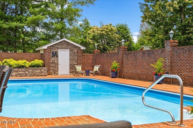 106 Sterling Springs Drive, Johnson City, TN 37604
