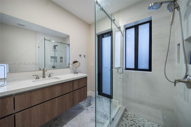 1663 SW 13th St, Miami, FL 33145